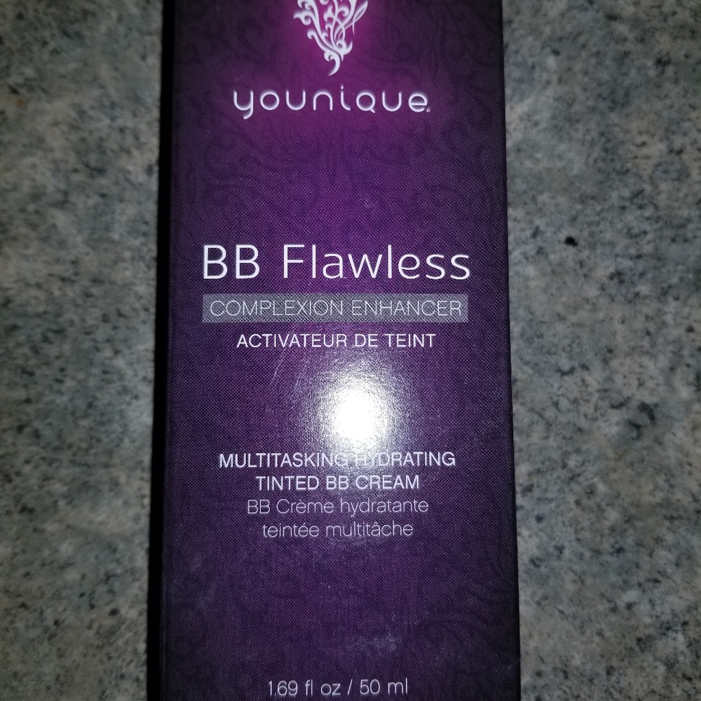 Younique BB cream in bisque